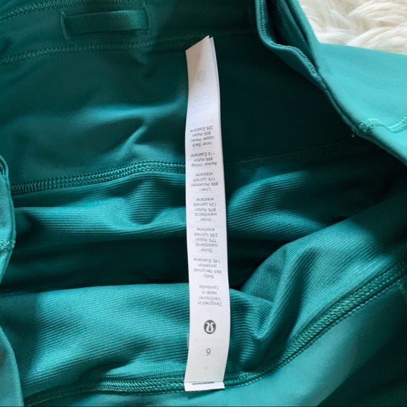 ❌SOLD❌Lululemon SPEED UP HIGH-RISE SHORT 2.5” - Picture 4 of 4